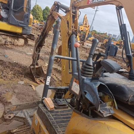 徐工XE15U履带式挖掘机