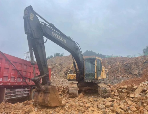 沃尔沃EC200B履带式挖掘机