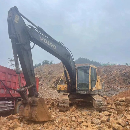 沃尔沃EC200B履带式挖掘机