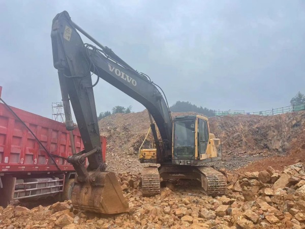 沃爾沃EC200B履帶式挖掘機(jī)