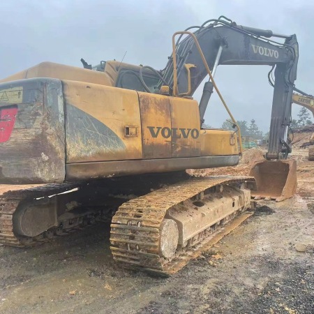 沃尔沃EC200B履带式挖掘机