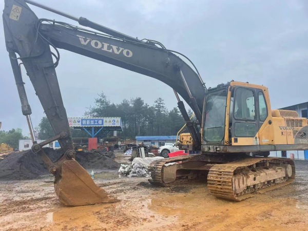 沃爾沃EC200B履帶式挖掘機(jī)