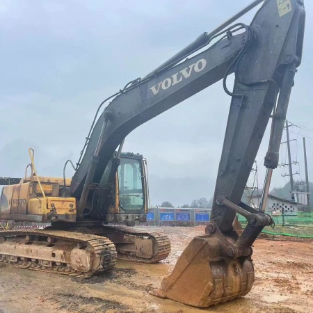 沃尔沃EC200B履带式挖掘机