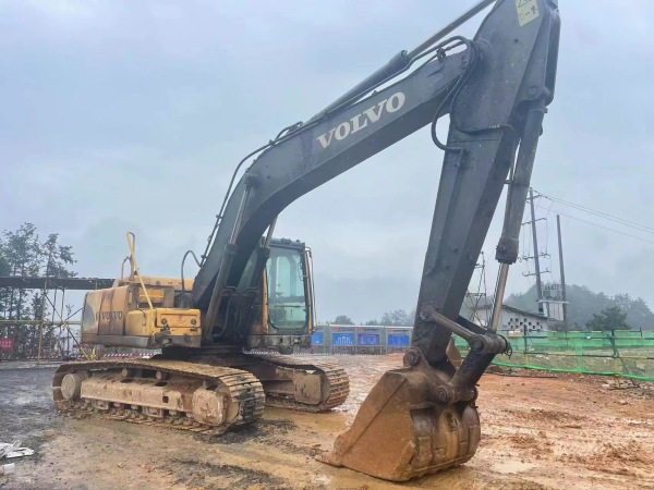 沃爾沃EC200B履帶式挖掘機(jī)