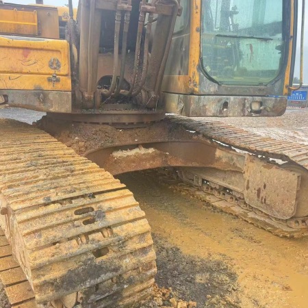 沃尔沃EC200B履带式挖掘机