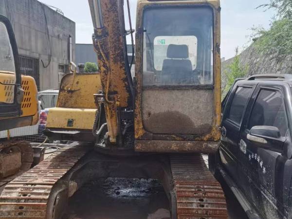 玉柴YC85履帶式挖掘機