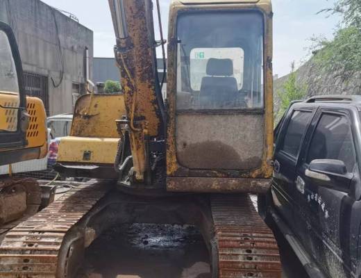 玉柴YC85履带式挖掘机