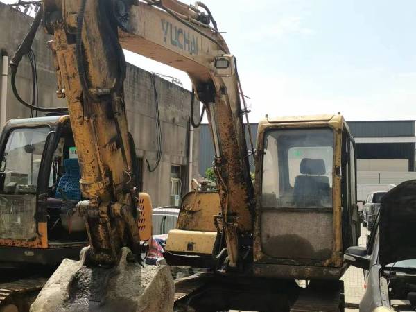 玉柴YC85履帶式挖掘機