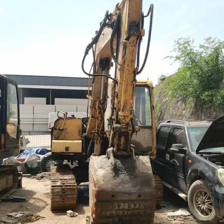 玉柴YC85履带式挖掘机