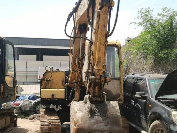 玉柴YC85履帶式挖掘機