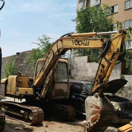 玉柴YC85履带式挖掘机