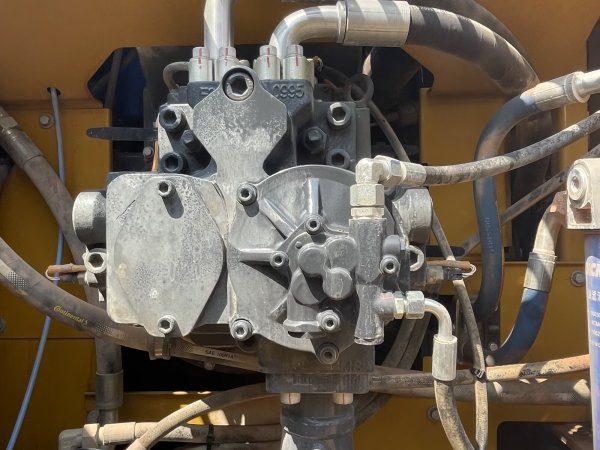 徐工XE550DK履帶式挖掘機