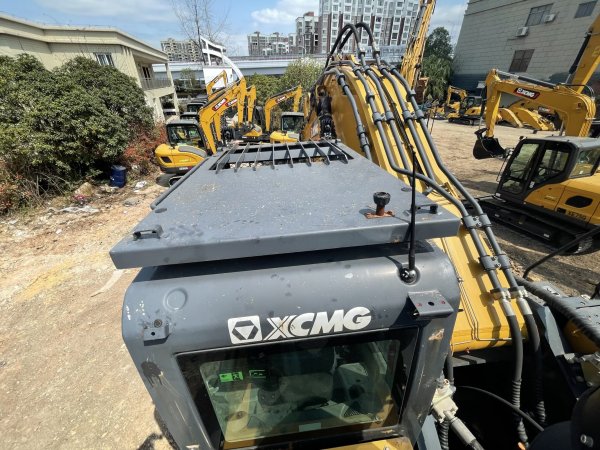 徐工XE550DK履帶式挖掘機