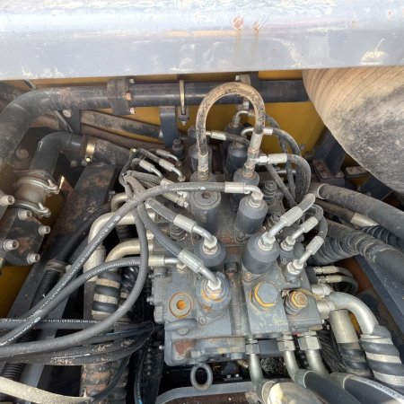 徐工XE550DK履带式挖掘机