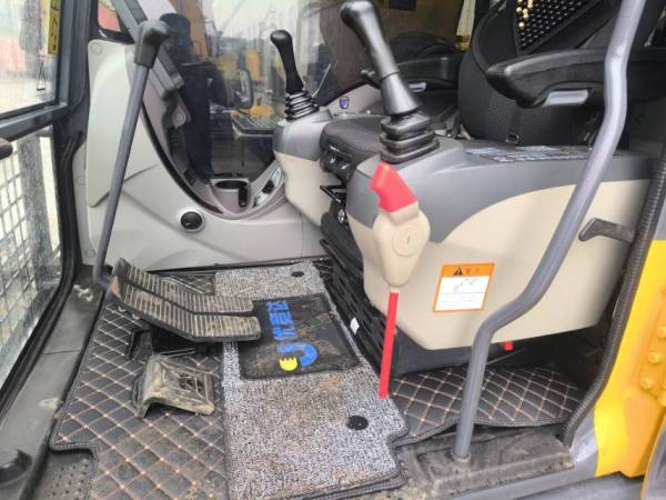 徐工XE490DK履帶式挖掘機(jī)