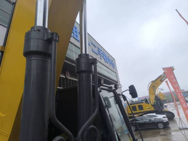 徐工XE490DK履帶式挖掘機(jī)