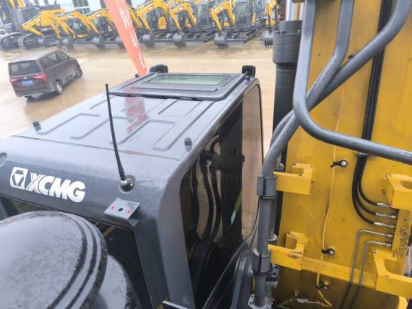 徐工XE490DK履帶式挖掘機(jī)