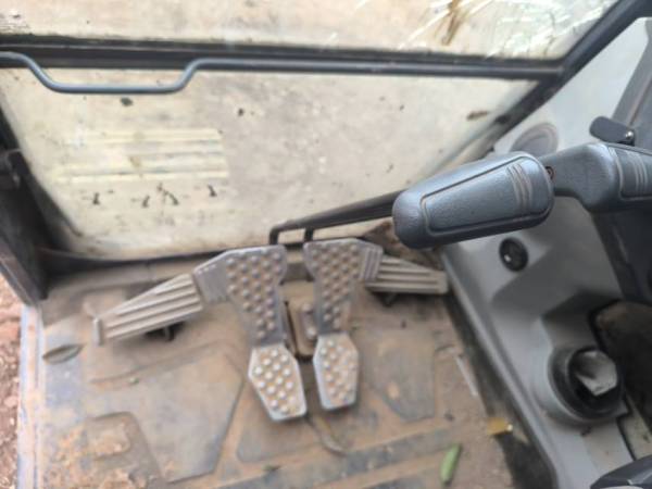 約翰迪爾E240履帶式挖掘機(jī)