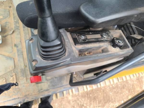 約翰迪爾E240履帶式挖掘機(jī)