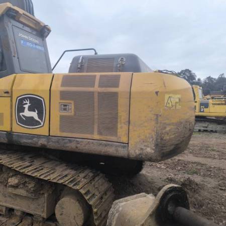 约翰迪尔E240履带式挖掘机