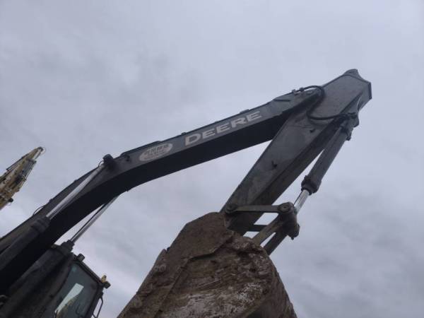 約翰迪爾E240履帶式挖掘機(jī)