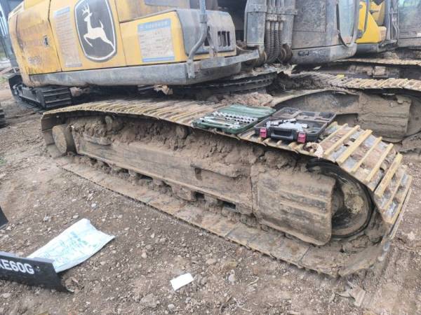 約翰迪爾E240履帶式挖掘機(jī)