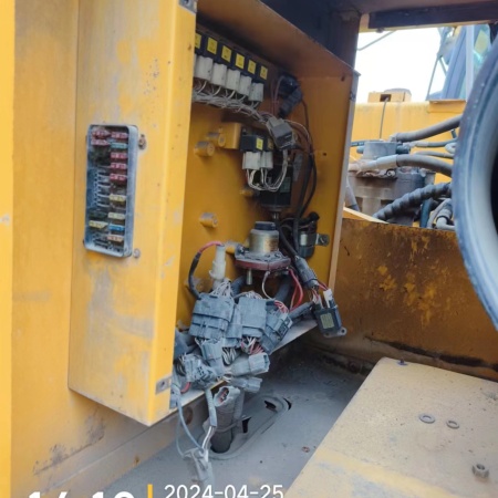 徐工XE230C履带式挖掘机