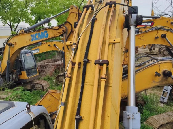 徐工XE230C履帶式挖掘機(jī)