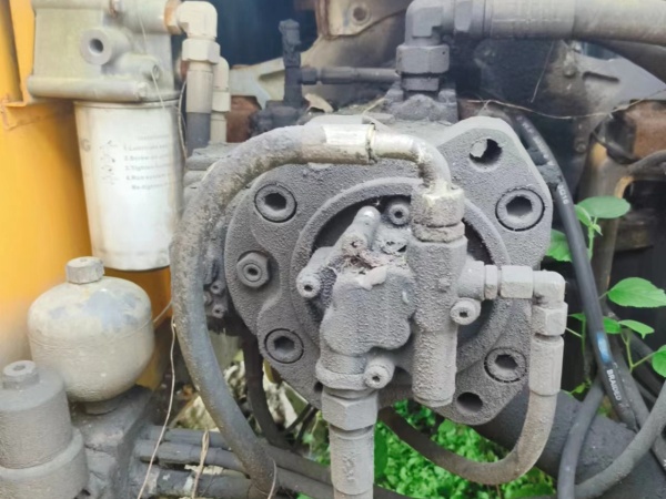 徐工XE230C履帶式挖掘機(jī)