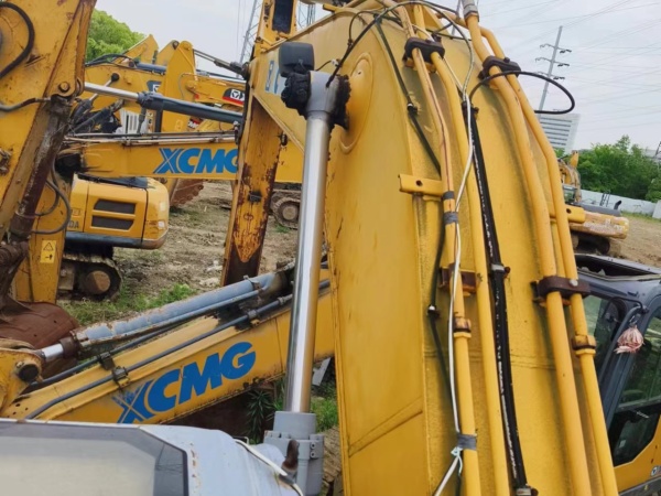 徐工XE230C履帶式挖掘機(jī)