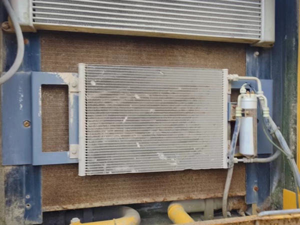 徐工XE335C履帶式挖掘機(jī)