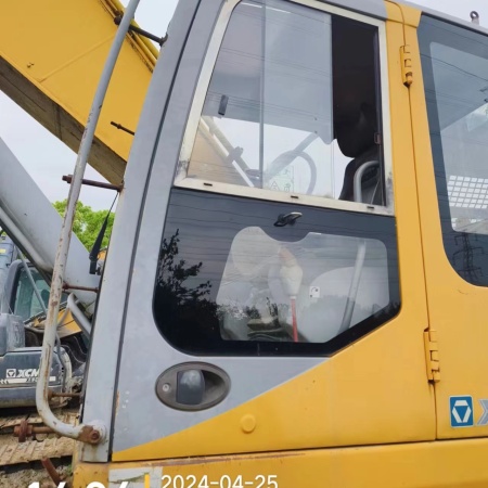 徐工XE335C履带式挖掘机