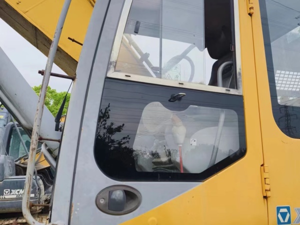 徐工XE335C履帶式挖掘機(jī)