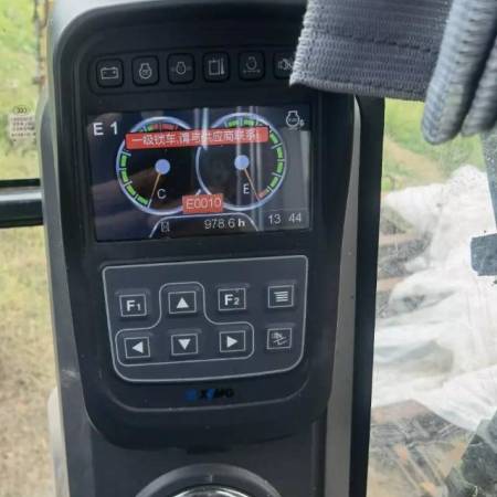 徐工XE75SL水陆两用挖掘机