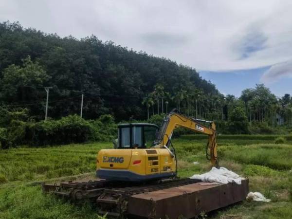 徐工XE75SL水陸兩用挖掘機(jī)