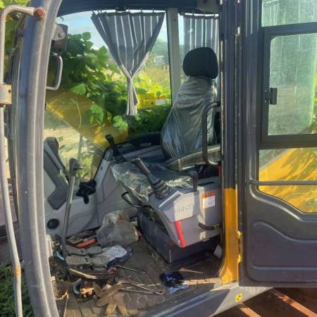 徐工XE75SL水陆两用挖掘机