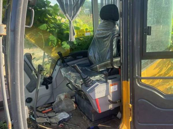 徐工XE75SL水陸兩用挖掘機(jī)