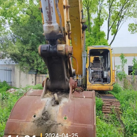 徐工XE215C履带式挖掘机