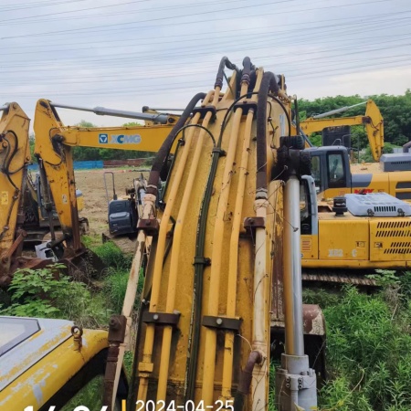 徐工XE215C履带式挖掘机