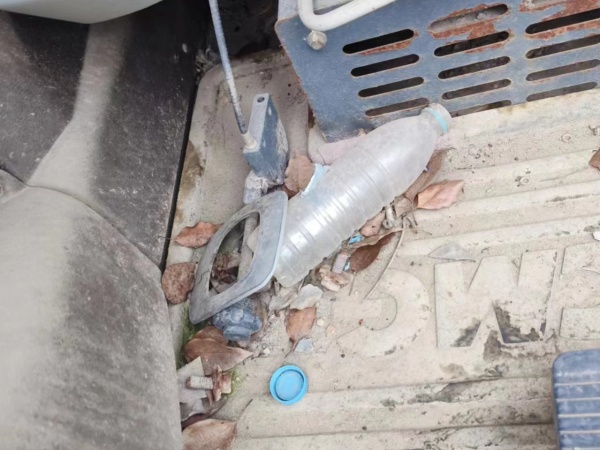 徐工XE215C履帶式挖掘機(jī)