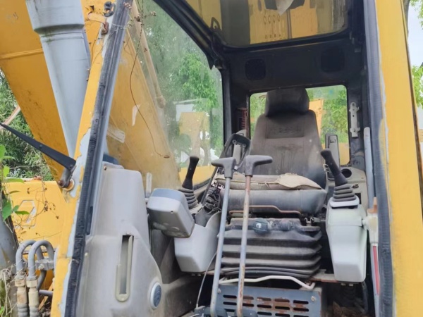 徐工XE215C履帶式挖掘機(jī)