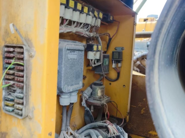 徐工XE215C履帶式挖掘機(jī)