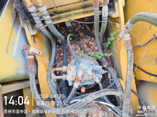 徐工XE215C履帶式挖掘機(jī)