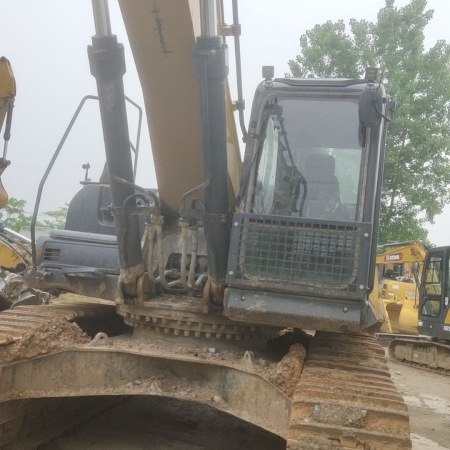 徐工XE400DK履带式挖掘机