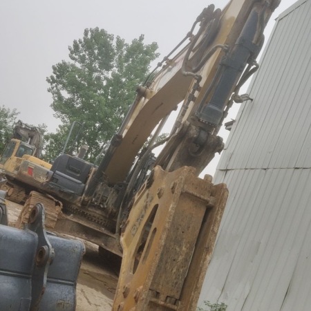 徐工XE400DK履带式挖掘机