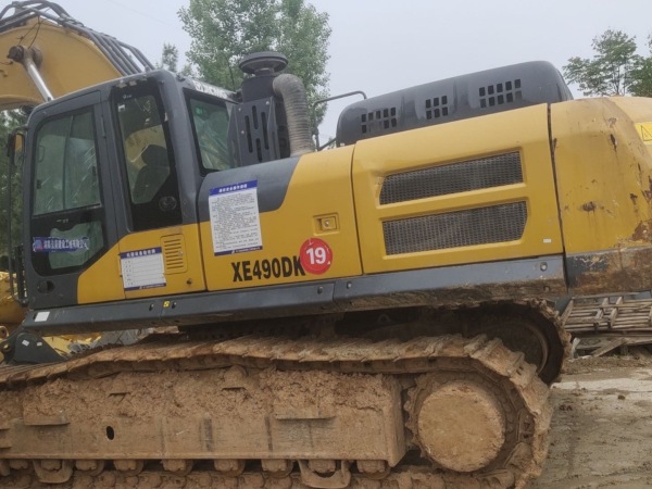 徐工XE400DK履帶式挖掘機(jī)