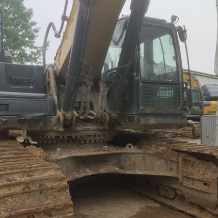 徐工XE400DK履带式挖掘机