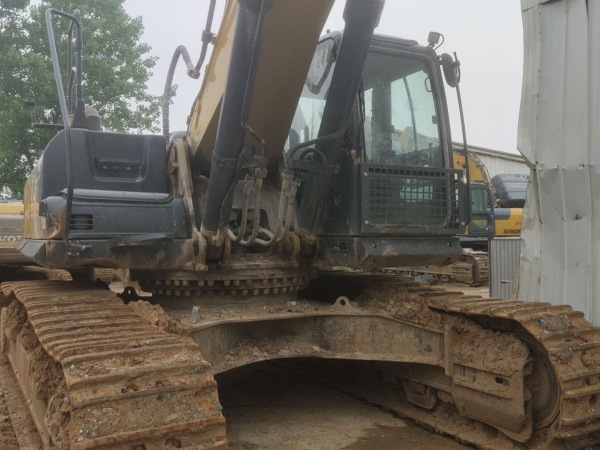 徐工XE400DK履帶式挖掘機(jī)