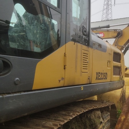 徐工XE200DA履带式挖掘机