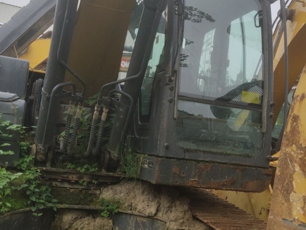 徐工XE200DA履帶式挖掘機(jī)